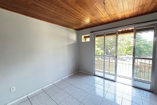 Quarto 1 de casa para alugar com 2 quartos, 66m² em Realengo, Rio de Janeiro