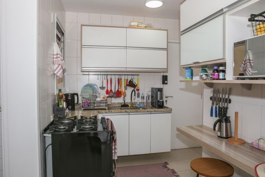 Cozinha de apartamento à venda com 3 quartos, 94m² em Água Branca, São Paulo