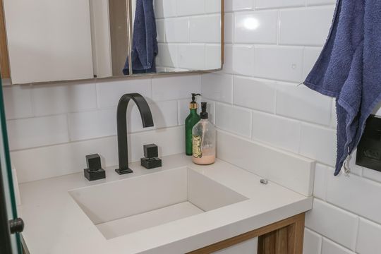 Banheiro Social de apartamento à venda com 3 quartos, 94m² em Água Branca, São Paulo
