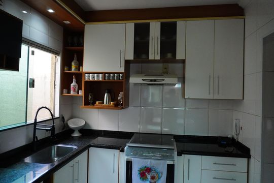 Cozinha de casa à venda com 3 quartos, 132m² em Cidade Jardim I, Americana