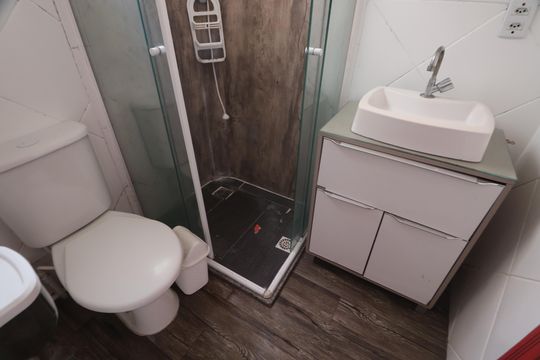 Banheiro  de apartamento para alugar com 2 quartos, 38m² em Mato Grande, Canoas