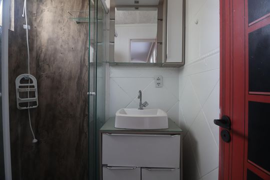 Banheiro  de apartamento para alugar com 2 quartos, 38m² em Mato Grande, Canoas