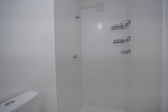 Banheiro de apartamento para alugar com 1 quarto, 35m² em Vila Granada, São Paulo