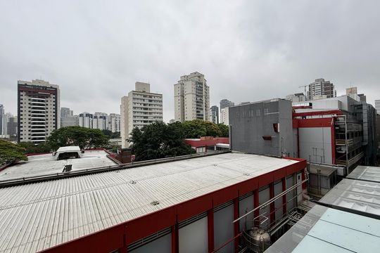 Vista  de kitnet/studio para alugar com 1 quarto, 31m² em Santo Amaro, São Paulo