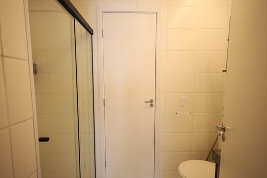 Banheiro da Suíte 2 de apartamento para alugar com 2 quartos, 55m² em Centro, Osasco