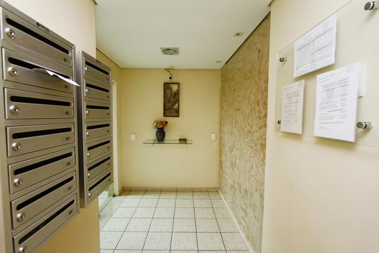 Hall de entrada de apartamento para alugar com 3 quartos, 90m² em Alto Caiçaras, Belo Horizonte