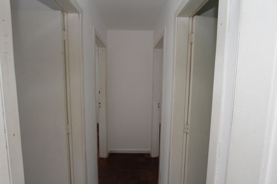Corredor de apartamento para alugar com 3 quartos, 90m² em Alto Caiçaras, Belo Horizonte
