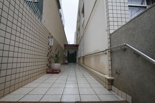 Entrada de apartamento para alugar com 3 quartos, 90m² em Alto Caiçaras, Belo Horizonte