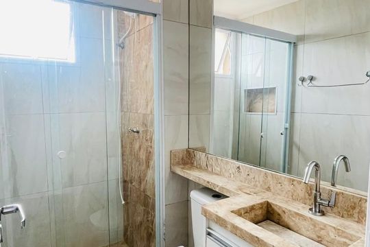 Banheiro de apartamento para alugar com 2 quartos, 49m² em Jardim Isis, Cotia