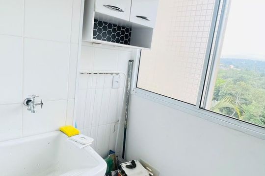 Area de serviço de apartamento para alugar com 2 quartos, 49m² em Jardim Isis, Cotia