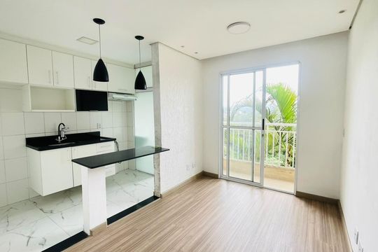 Sala de apartamento para alugar com 2 quartos, 49m² em Jardim Isis, Cotia