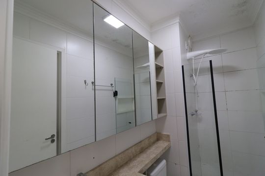 Banheiro de apartamento para alugar com 2 quartos, 34m² em Jurubatuba, São Paulo