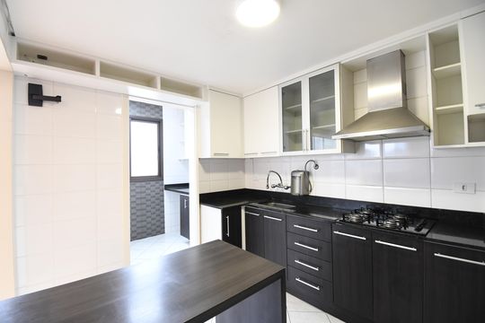Cozinha de apartamento à venda com 3 quartos, 138m² em Campina do Siqueira, Curitiba