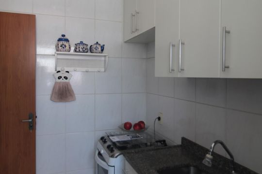 Cozinha e Área de Serviço de apartamento para alugar com 2 quartos, 51m² em Ouro Preto, Belo Horizonte