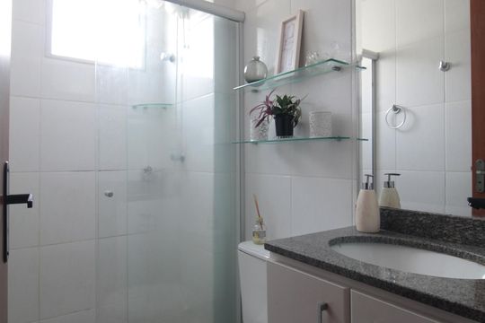 Banheiro Social de apartamento para alugar com 2 quartos, 51m² em Ouro Preto, Belo Horizonte