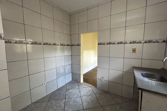 Cozinha de casa para alugar com 1 quarto, 44m² em Marechal Hermes, Rio de Janeiro