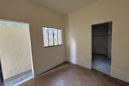 Casa para alugar com 1 quarto, 44m² em Marechal Hermes, Rio de Janeiro