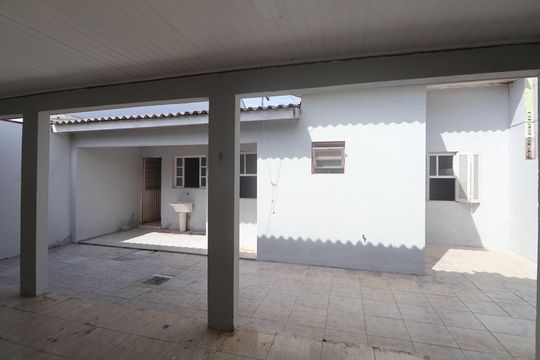 Área externa de casa para alugar com 3 quartos, 85m² em Harmonia, Canoas