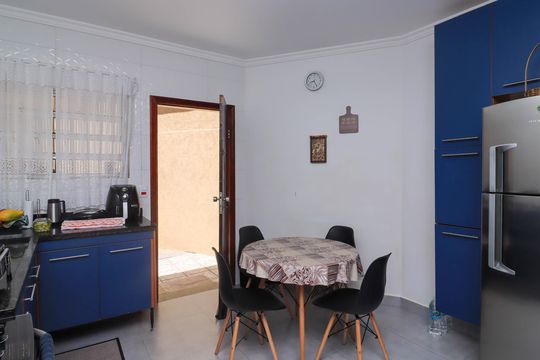 Casa à venda com 4 quartos, 190m² em Jardim das Palmas, São Paulo