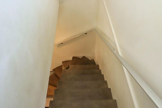 Escada de casa à venda com 4 quartos, 190m² em Jardim das Palmas, São Paulo