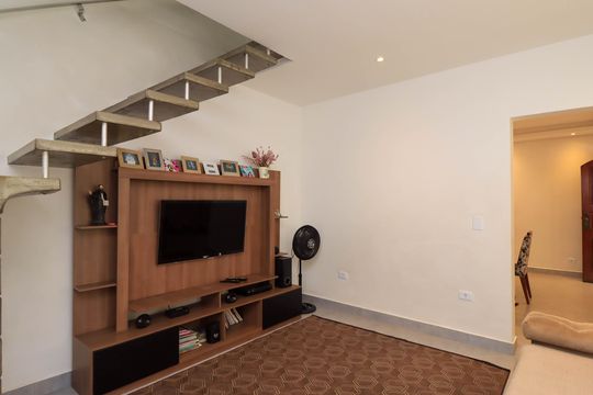 Casa à venda com 4 quartos, 190m² em Jardim das Palmas, São Paulo