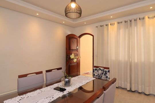 Casa à venda com 4 quartos, 190m² em Jardim das Palmas, São Paulo