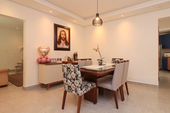 Sala de casa à venda com 4 quartos, 190m² em Jardim das Palmas, São Paulo