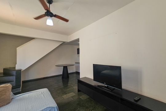 Sala de apartamento para alugar com 2 quartos, 89m² em Jardim Las Palmas, Guarujá