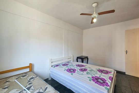 Quarto de apartamento para alugar com 2 quartos, 89m² em Jardim Las Palmas, Guarujá
