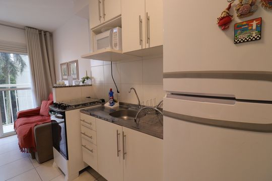 Cozinha de apartamento para alugar com 1 quarto, 32m² em Jardim Prudência, São Paulo