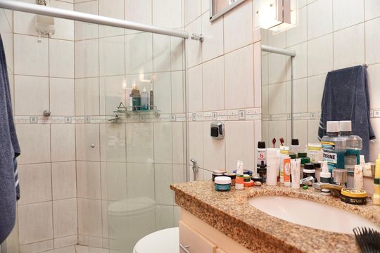 Suíte - Banheiro de apartamento à venda com 3 quartos, 110m² em Fernão Dias, Belo Horizonte