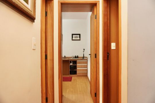 Corredor de apartamento à venda com 3 quartos, 110m² em Fernão Dias, Belo Horizonte