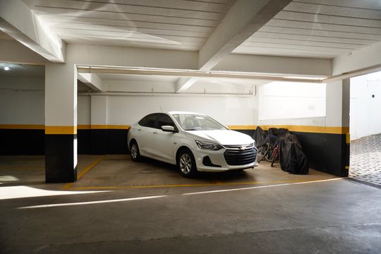 Garagem  de apartamento à venda com 3 quartos, 169m² em Sagrada Família, Belo Horizonte