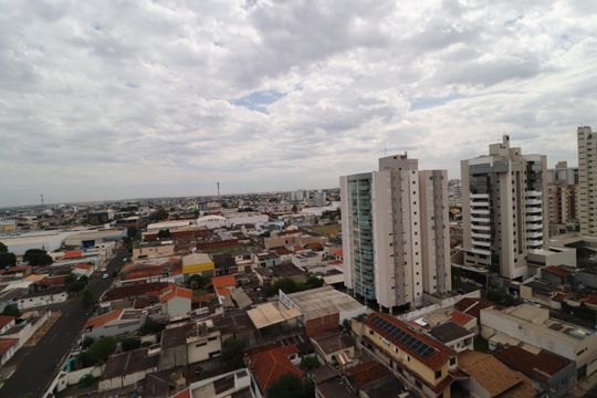 Vista de apartamento para alugar com 3 quartos, 89m² em Osvaldo Rezende, Uberlândia