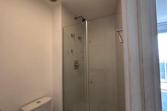 Banheiro de apartamento à venda com 1 quarto, 22m² em Sé, São Paulo