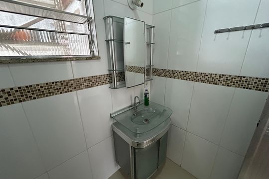 Banheiro de casa para alugar com 2 quartos, 67m² em Cascadura, Rio de Janeiro