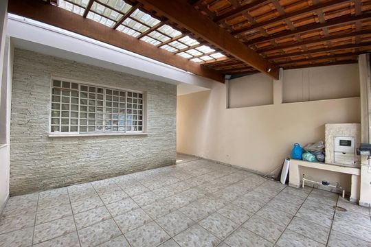 Casa para alugar com 3 quartos, 100m² em Jardim Trussardi, São Paulo