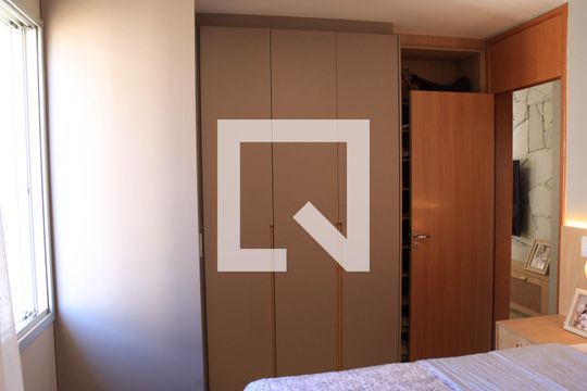 Quarto 01 de apartamento à venda com 2 quartos, 63m² em Setor Negrão de Lima, Goiânia