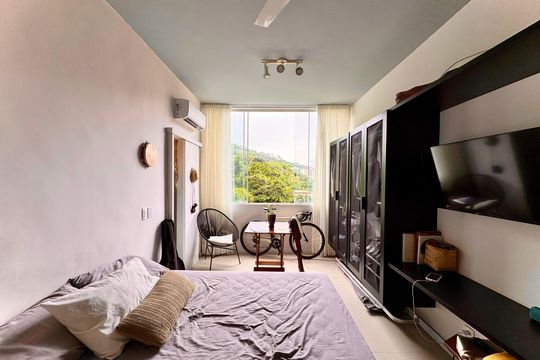Kitnet/Studio à venda com 1 quarto, 26m² em Laranjeiras, Rio de Janeiro