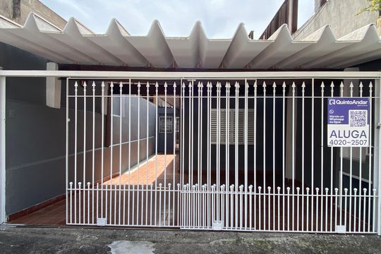 Fachada de casa para alugar com 3 quartos, 106m² em Bussocaba, Osasco