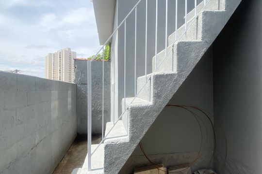 Área externa de casa para alugar com 3 quartos, 106m² em Bussocaba, Osasco