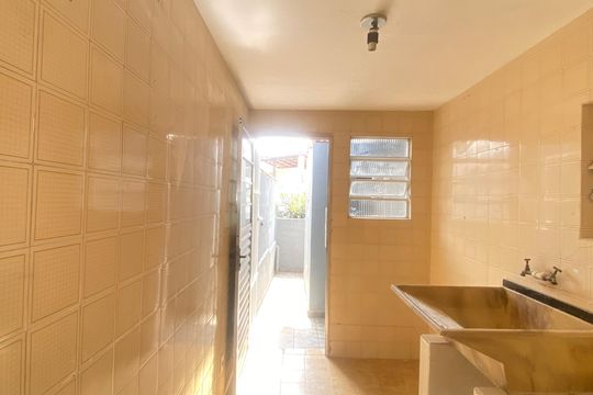 Área de Serviço de casa para alugar com 3 quartos, 106m² em Bussocaba, Osasco