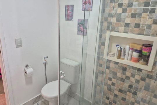 Banheiro 2 de apartamento à venda com 2 quartos, 57m² em Jacarepaguá, Rio de Janeiro