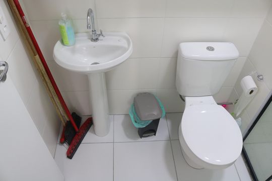 Banheiro de apartamento para alugar com 1 quarto, 28m² em Barra Funda, São Paulo