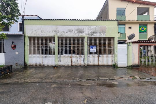 Fachada de casa para alugar com 2 quartos, 79m² em Campo Grande, Rio de Janeiro