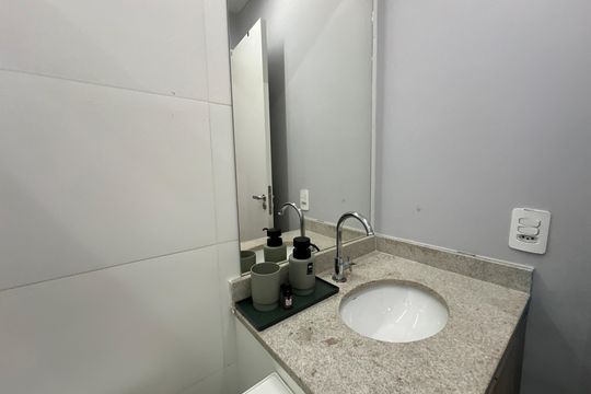Banheiro de apartamento para alugar com 2 quartos, 49m² em Vila Militar, Barueri