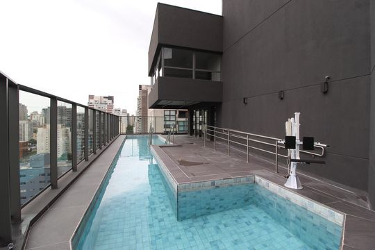 Área Comum - Piscina de kitnet/studio para alugar com 1 quarto, 24m² em Vila Olímpia, São Paulo