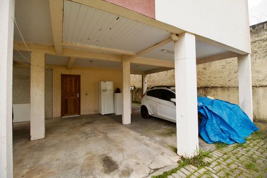Garagem de casa para alugar com 3 quartos, 60m² em Boa Vista, Curitiba
