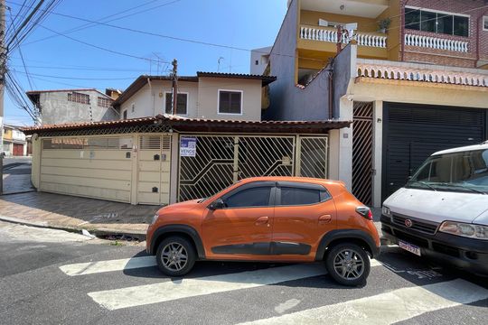 Fachada + Placa de casa à venda com 3 quartos, 250m² em Jardim Brasilia, São Paulo