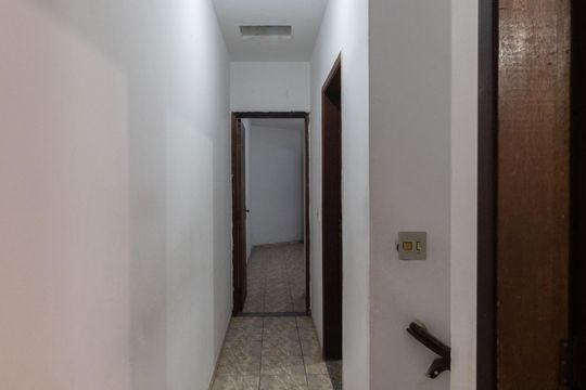 Corredor de casa à venda com 3 quartos, 250m² em Jardim Brasilia, São Paulo